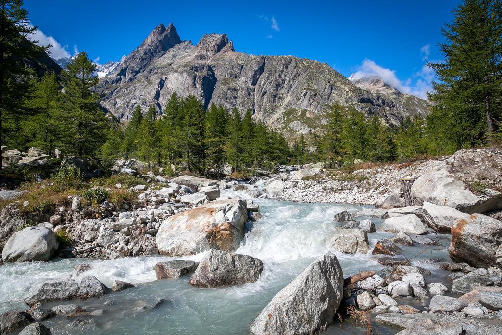 Hotel Lo Scoiattolo Courmayeur Buitenkant foto