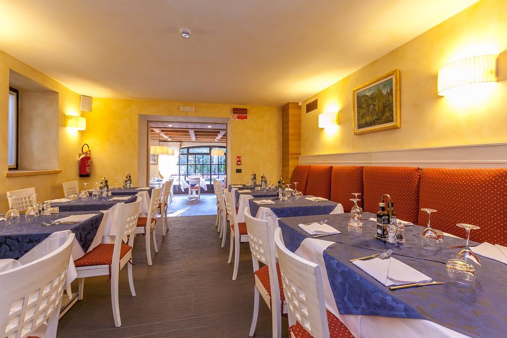 Hotel Lo Scoiattolo Courmayeur Buitenkant foto