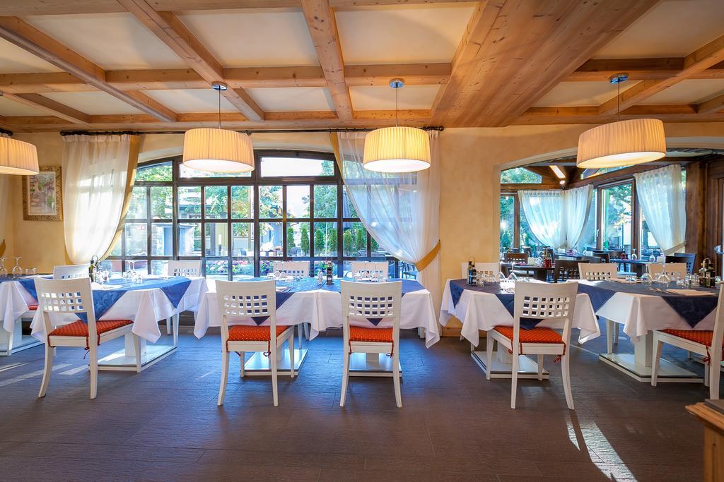 Hotel Lo Scoiattolo Courmayeur Buitenkant foto