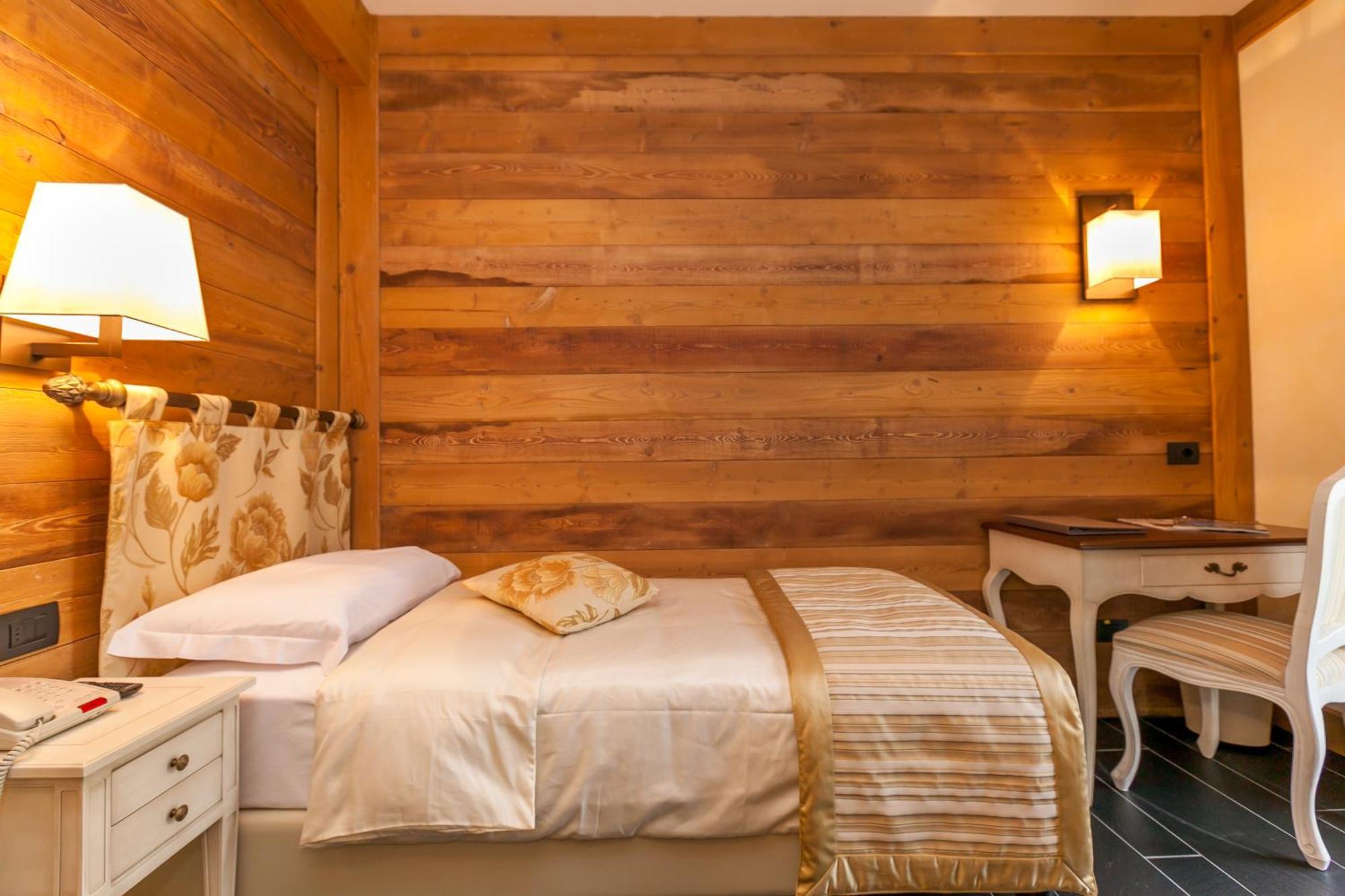 Hotel Lo Scoiattolo Courmayeur Kamer foto
