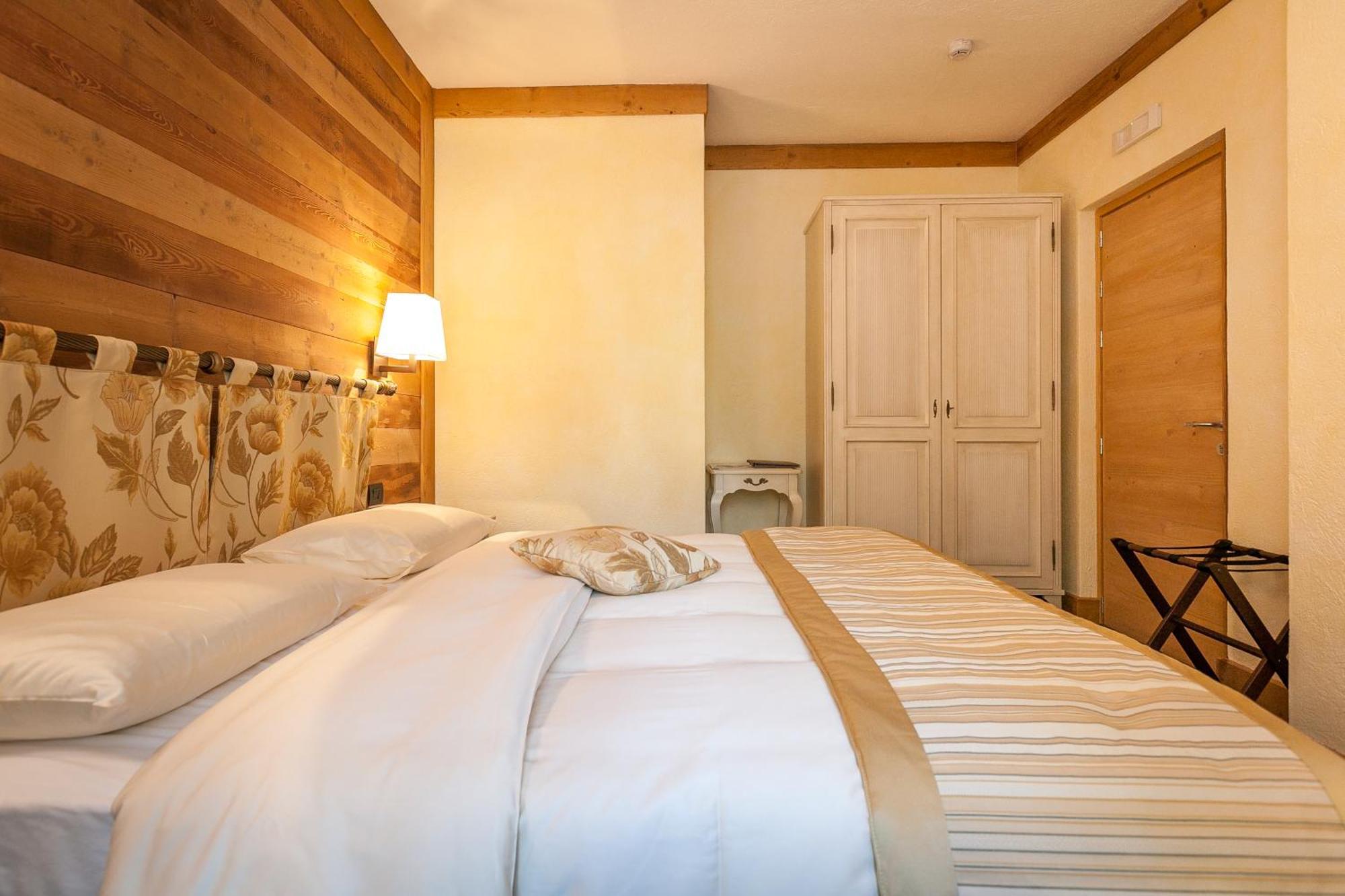 Hotel Lo Scoiattolo Courmayeur Kamer foto