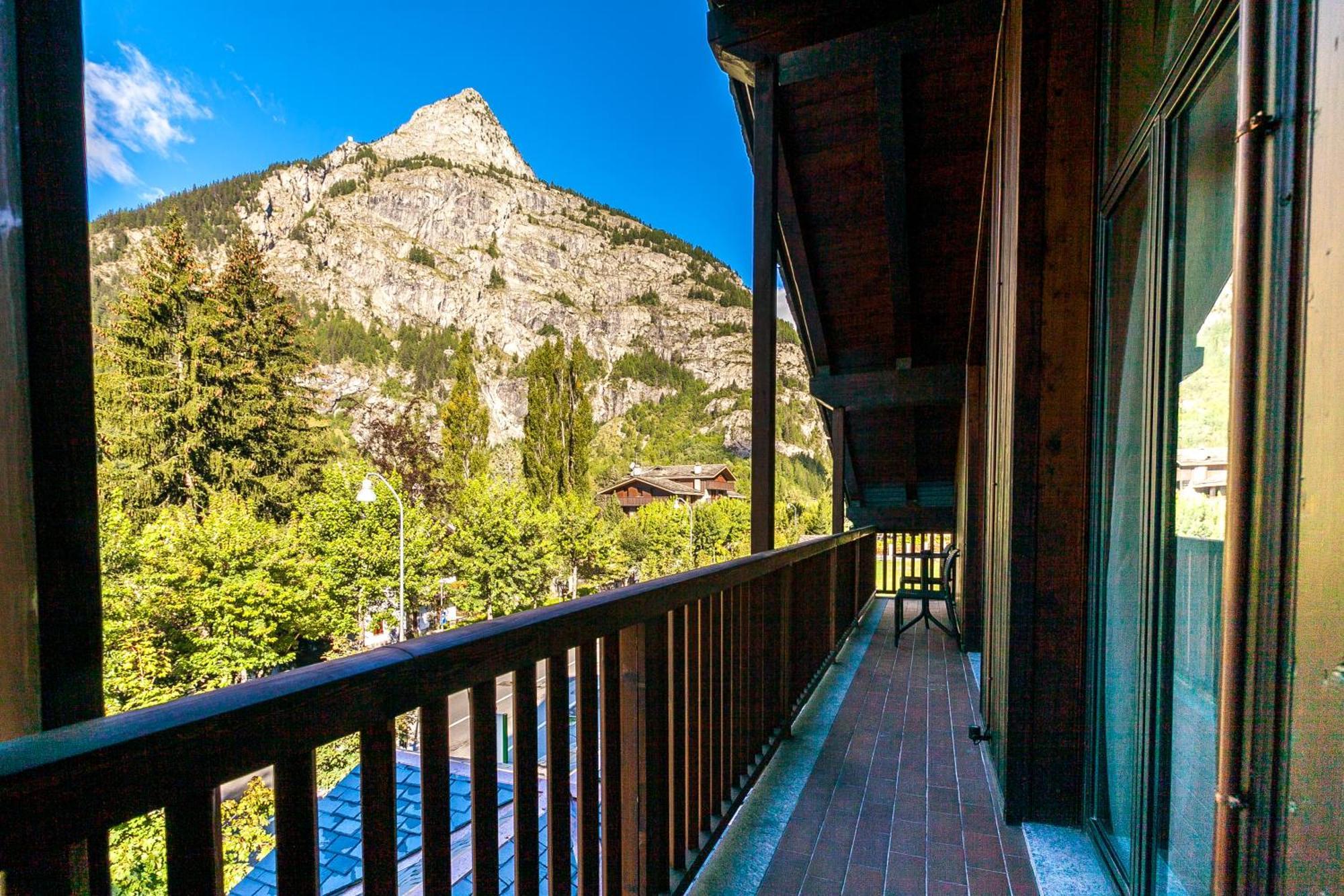 Hotel Lo Scoiattolo Courmayeur Kamer foto